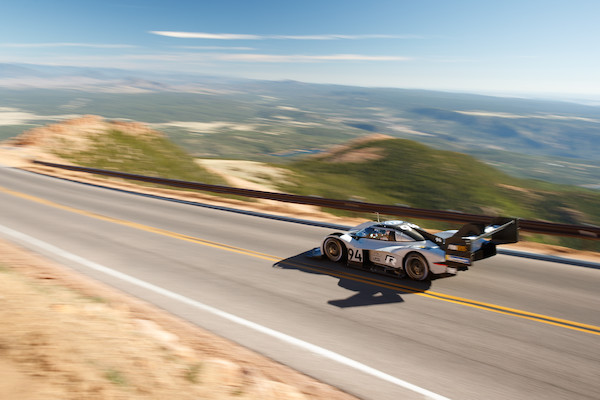 I.D R Pikes Peak bije rekord trasy